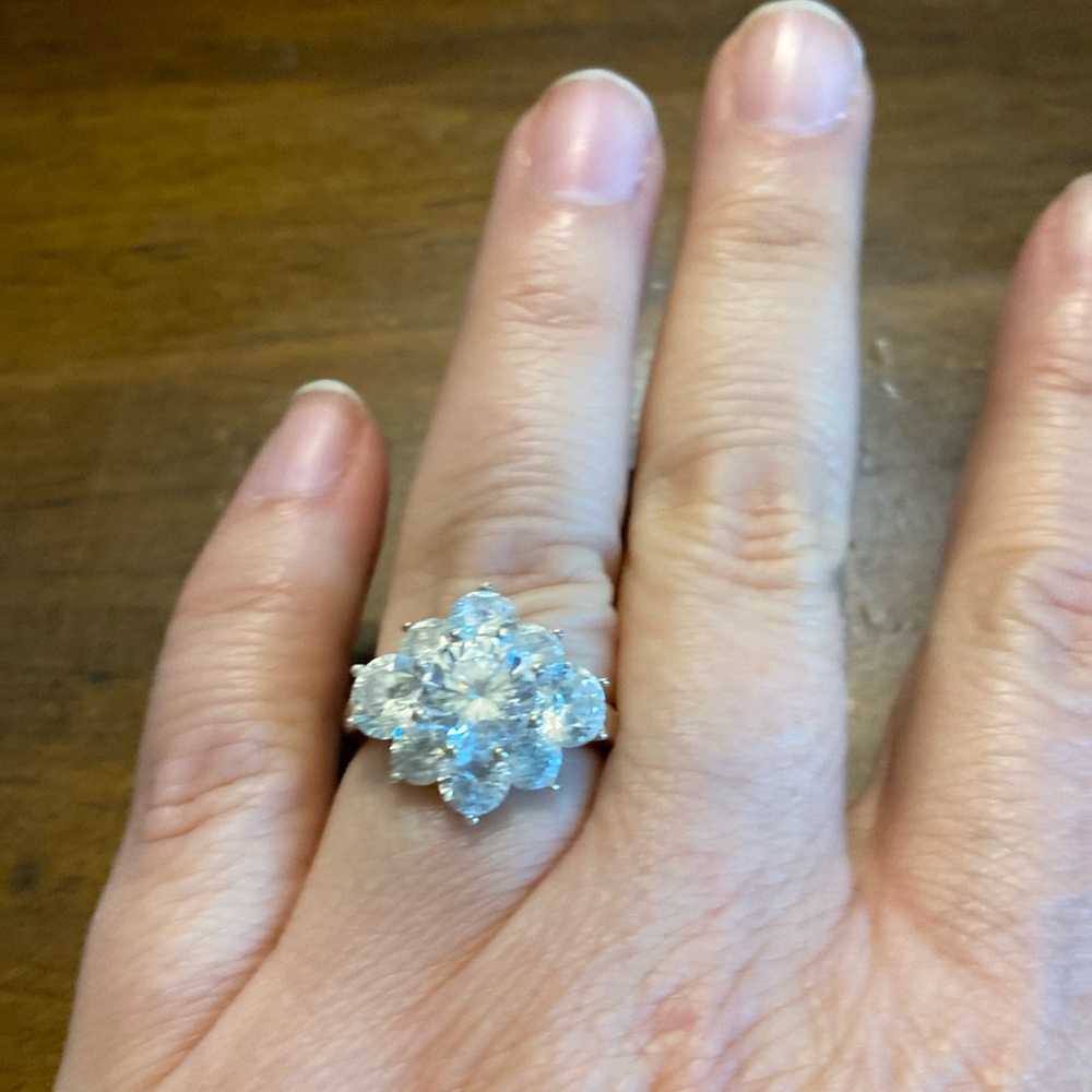 Diamonique Floral Cluster  Ring in sterling Silver, this is very vintage
